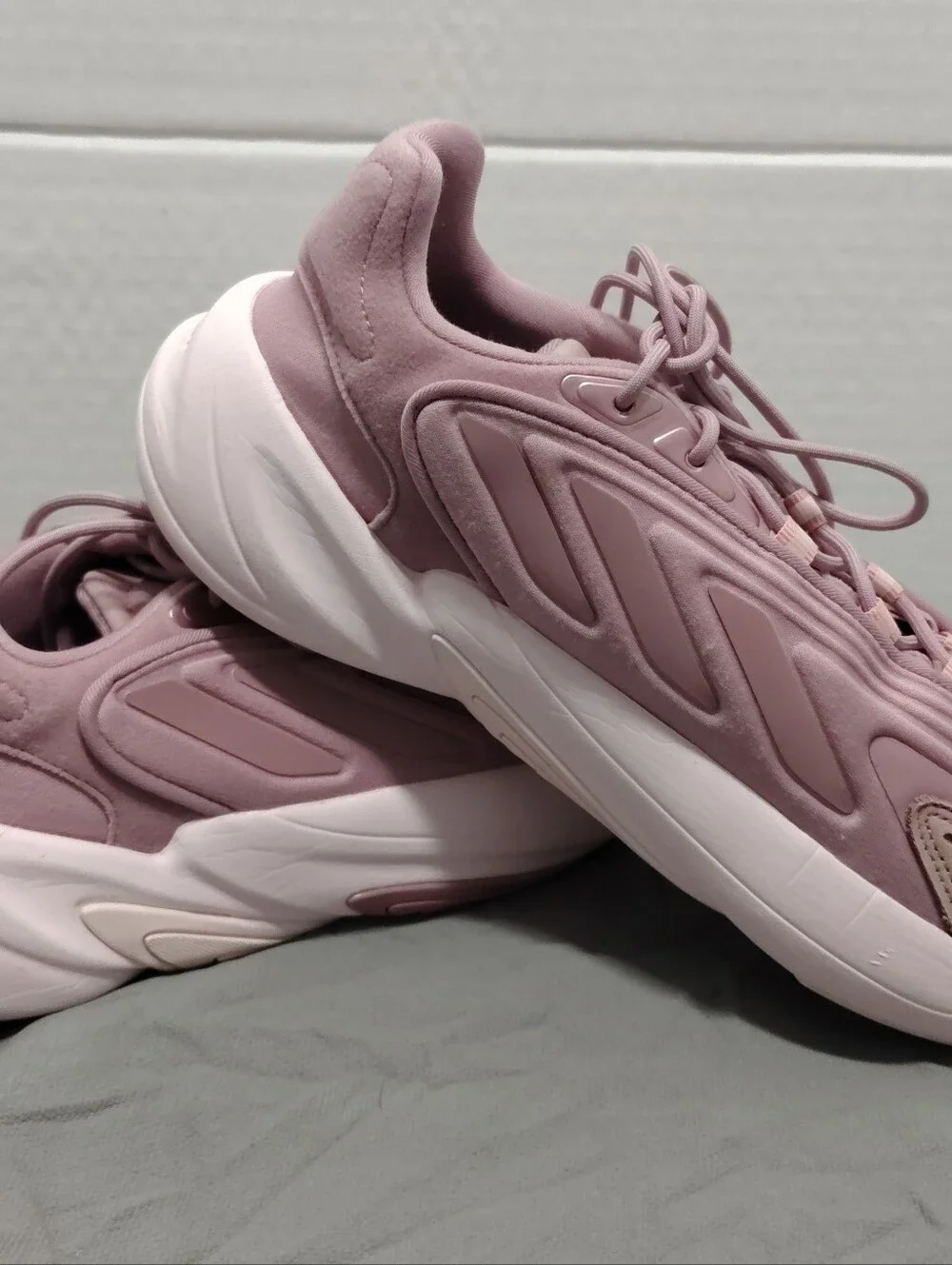Adidas Ozelia Magic Mauve , Women # 9 US